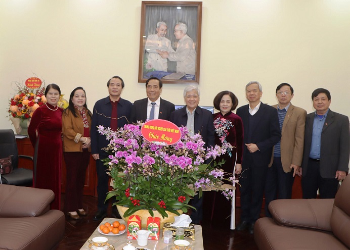 trung-uong-hoi-nct-viet-nam-chuc-mung-dong-chi-do-van-chien-giu-chuc